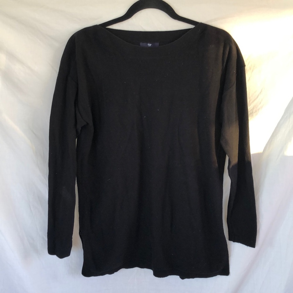 Gap Sweater Size M